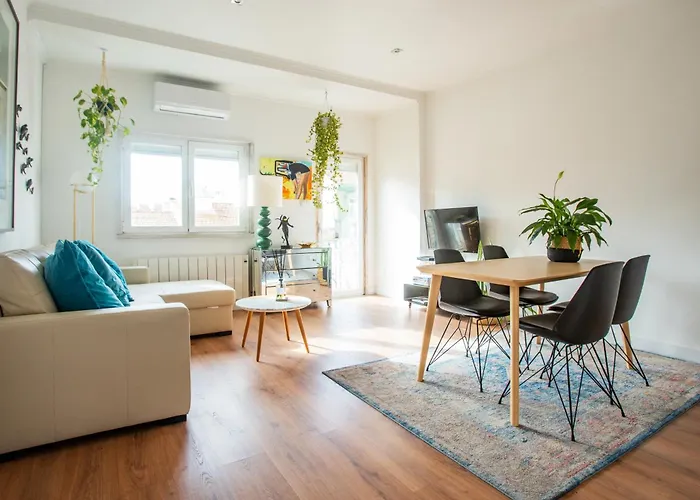 Bright Apartment In Lisbon