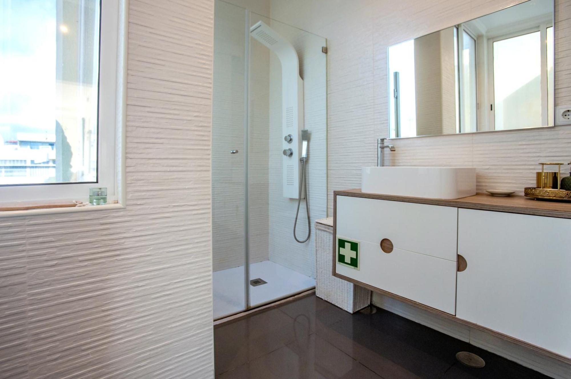 Bright In Apartment Lisbon