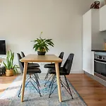 Bright Apartment In Lisbon