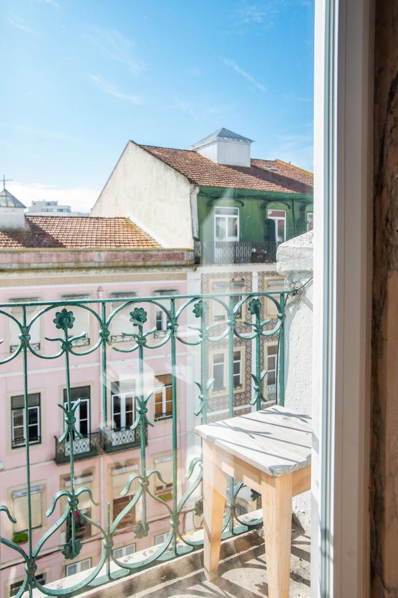 Bright In Lisboa